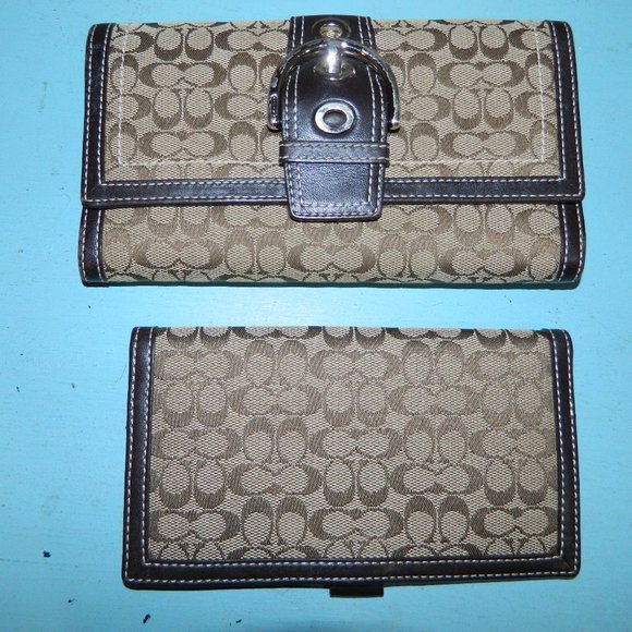 Coach dark brown Signature Soho Buckle Trifold long Wallet - Picture 1 of 4